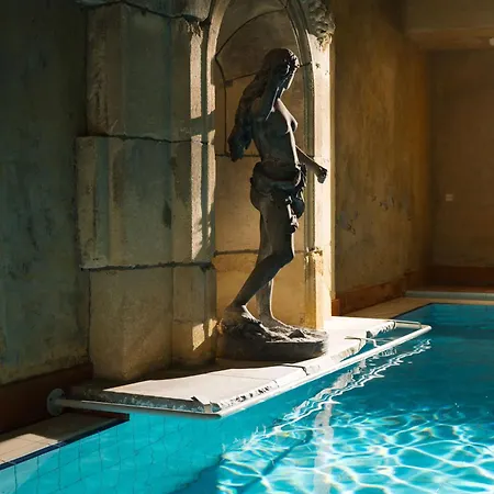 Corneli Residences - Chateau St Gerlach Apartment