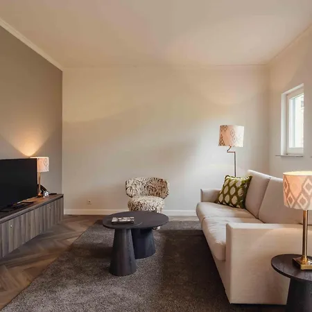 Corneli Residences - Chateau St Gerlach Otel 4*